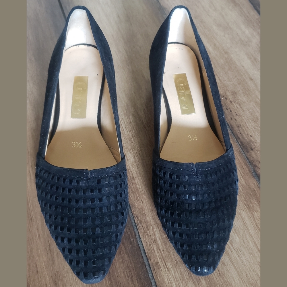 Gabor leather and suede pump
